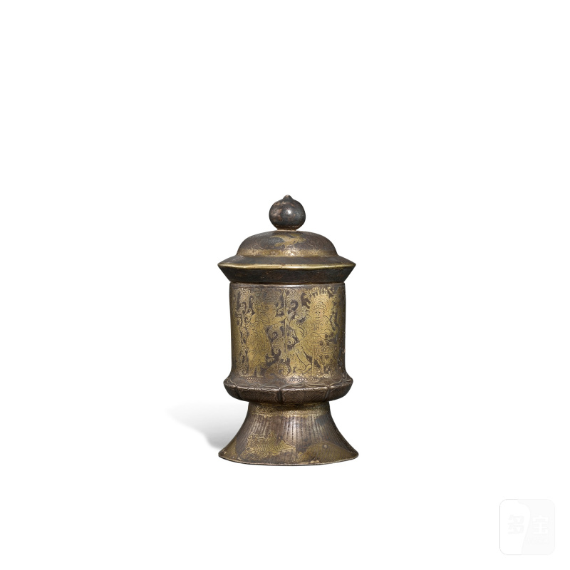 A parcel-gilt silver 'Buddhist guard' incense box and cover, Late Tang dynasty | 晚唐 局部銀鎏金鏨刻天王紋香寶子